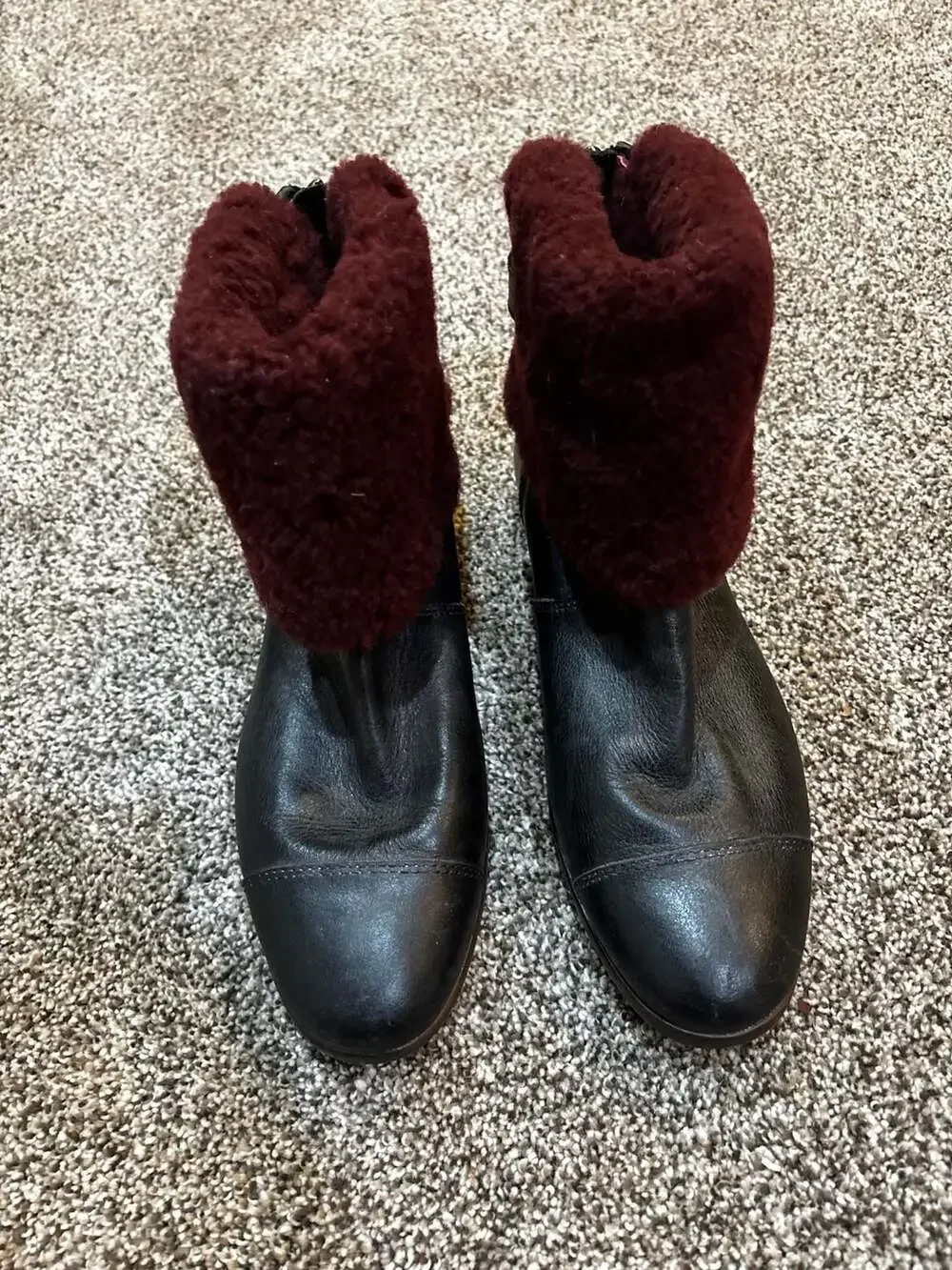 UGG Australia Black Leather Shearling Cuff Ankle Boots Women's Size 8.5